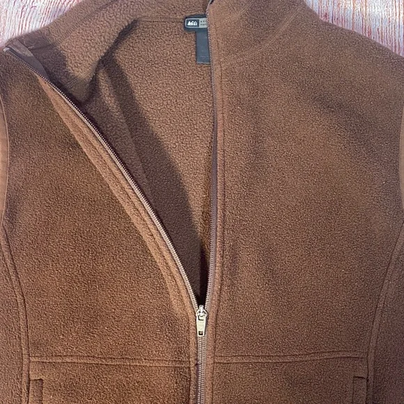 REI Polartec Fleece Vest Men’s Small Brown Full Zip Outdoor Hiking - Picture 6 of 10